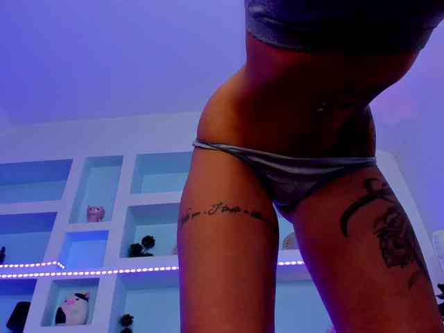 TouchMyTattoo webcam