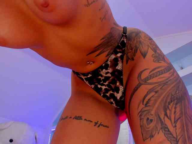 TouchMyTattoo webcam