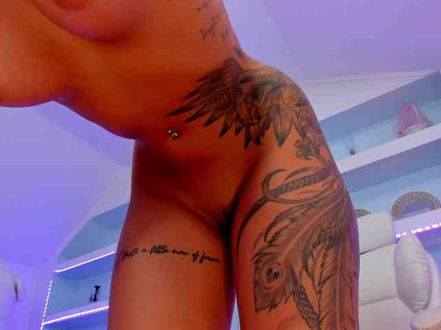 TouchMyTattoo webcam