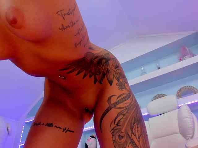 TouchMyTattoo webcam
