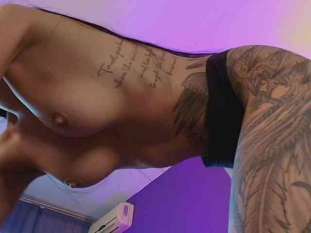 TouchMyTattoo webcam