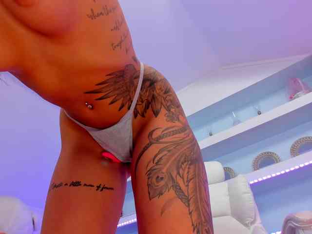 TouchMyTattoo webcam