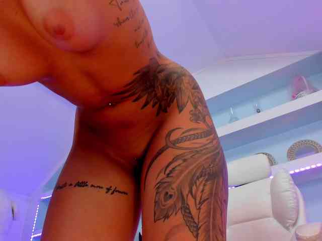 TouchMyTattoo webcam