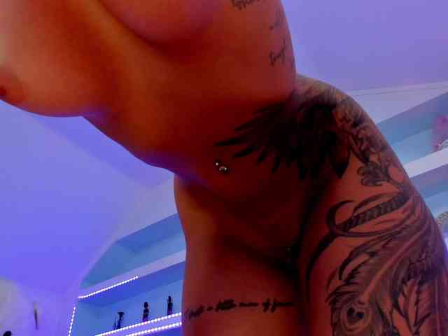 TouchMyTattoo webcam
