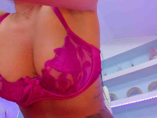 TouchMyTattoo webcam