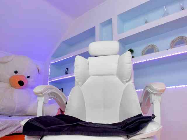 TouchMyTattoo webcam