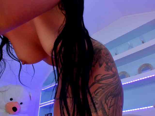 TouchMyTattoo webcam