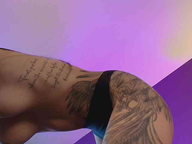 TouchMyTattoo webcam