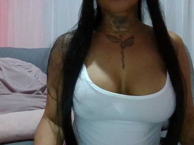 titiasafadinha live cam on BongaCams