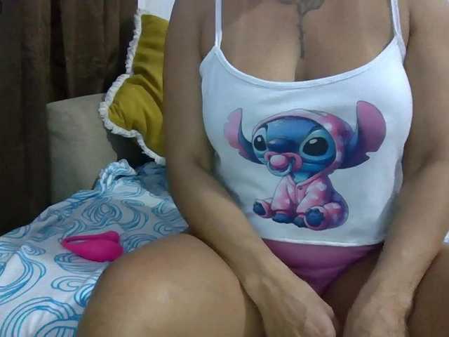 titiasafadinha live cam on BongaCams
