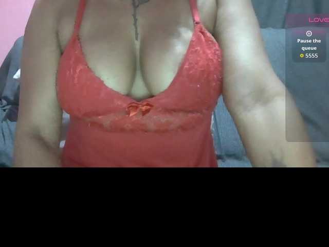 titiasafadinha live cam on BongaCams