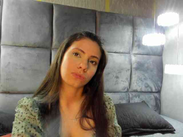 CamiilaSweet webcam