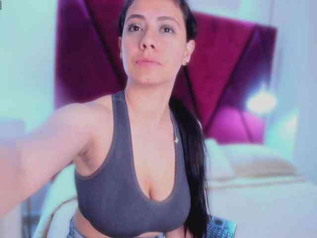 CamiilaSweet webcam