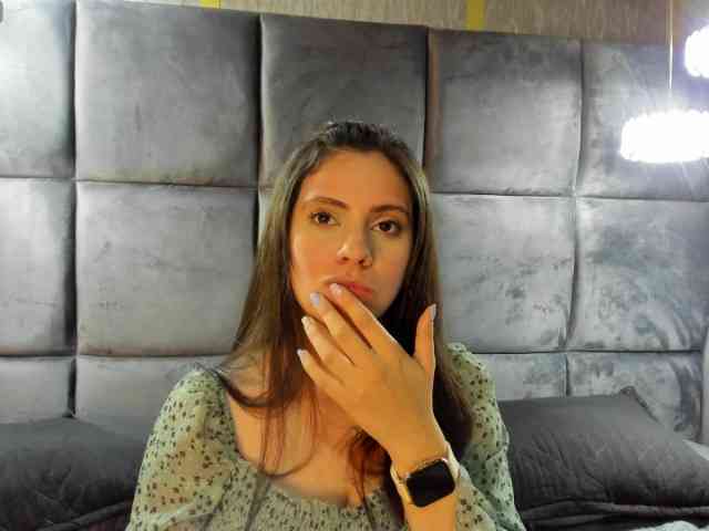 CamiilaSweet webcam