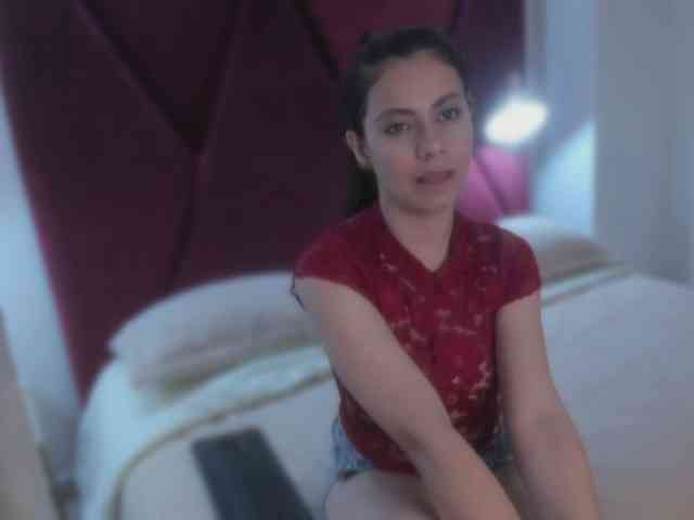CamiilaSweet webcam