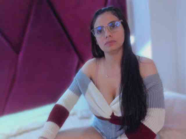 CamiilaSweet webcam
