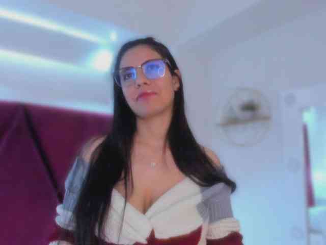 CamiilaSweet webcam