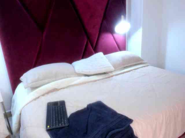CamiilaSweet webcam