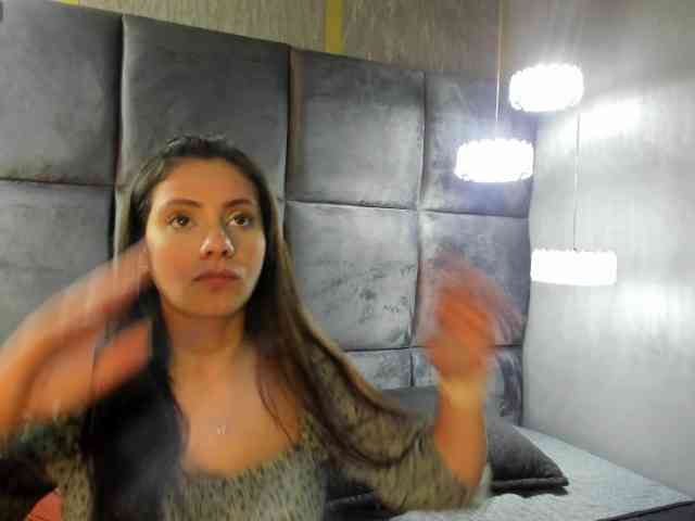 CamiilaSweet webcam