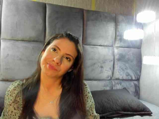 CamiilaSweet webcam