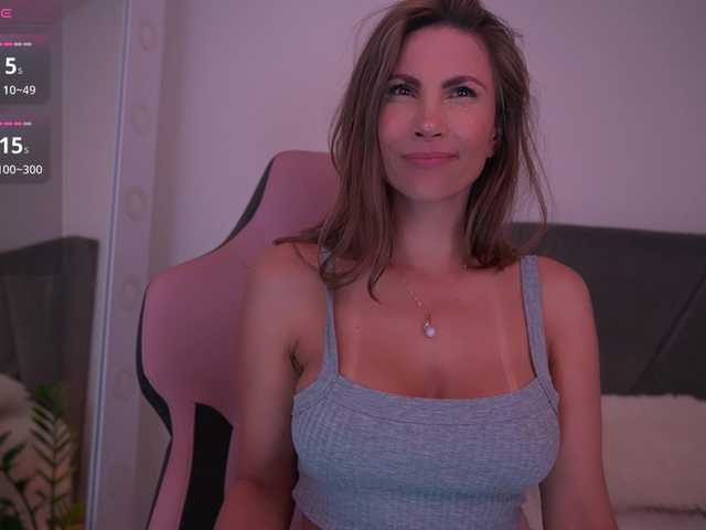 gialiann — live female cam