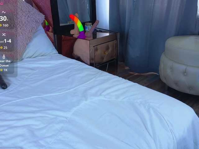 Emma-Revees live cam on BongaCams