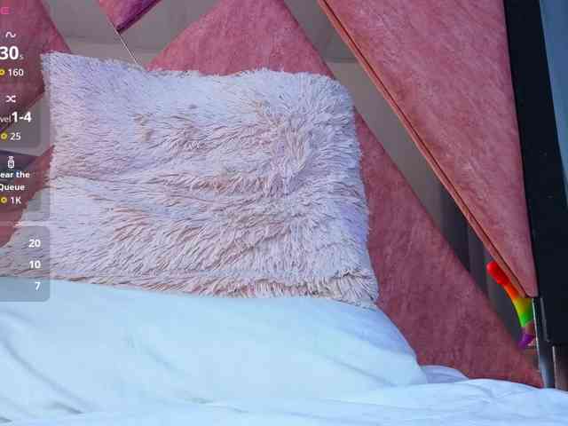 Emma-Revees webcam