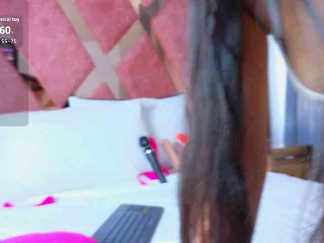 Emma-Revees webcam