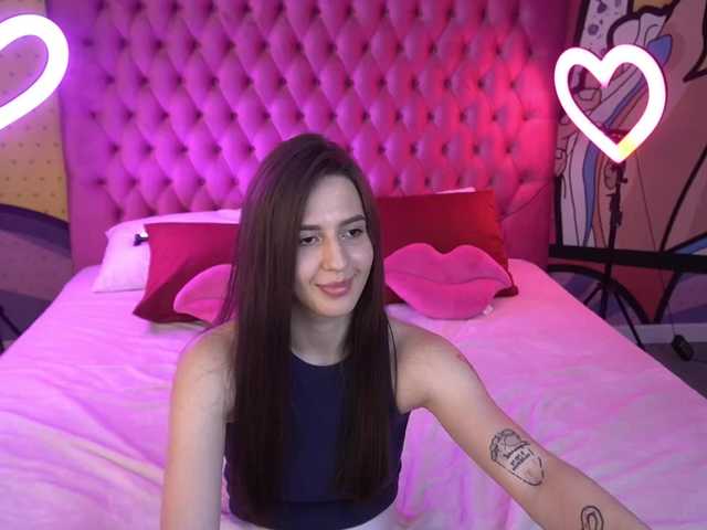 AlesiaDessmond live cam on BongaCams