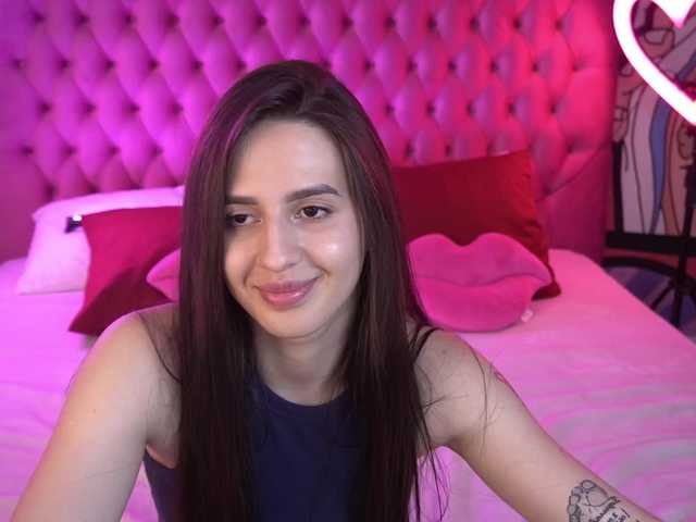 AlesiaDessmond live cam on BongaCams