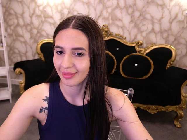 AlesiaDessmond live cam on BongaCams