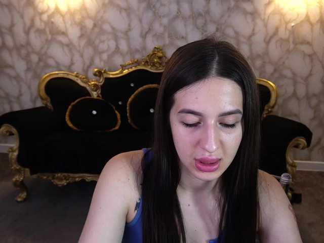 AlesiaDessmond live cam on BongaCams