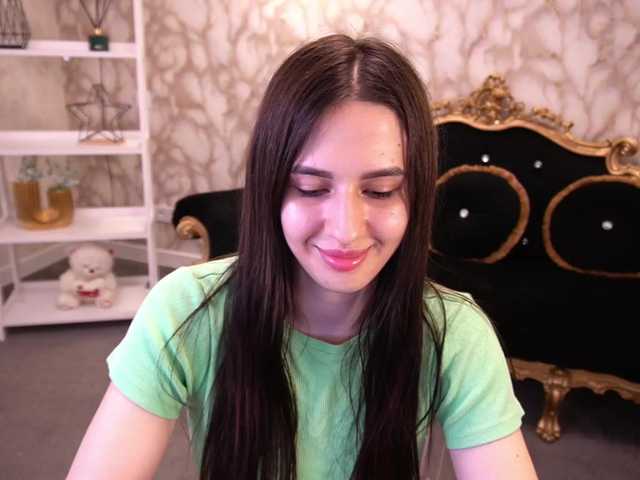 AlesiaDessmond live cam on BongaCams