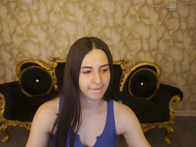 AlesiaDessmond live cam on BongaCams