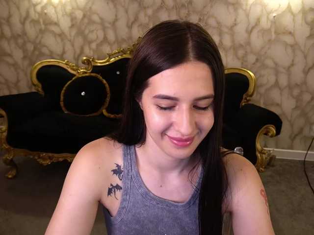 AlesiaDessmond live cam on BongaCams