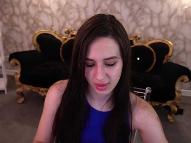 AlesiaDessmond live cam on BongaCams