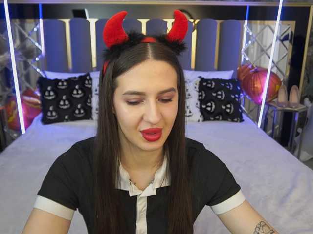 AlesiaDessmond live cam on BongaCams
