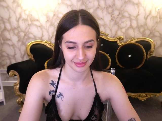 AlesiaDessmond live cam on BongaCams