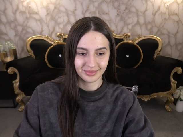 AlesiaDessmond live cam on BongaCams