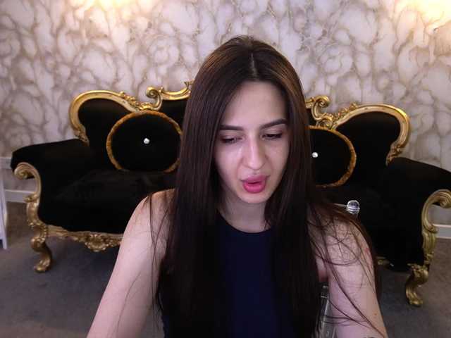 AlesiaDessmond live webcam show