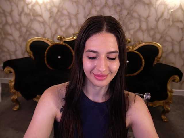 AlesiaDessmond live cam on BongaCams