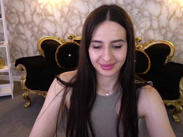 AlesiaDessmond live cam on BongaCams