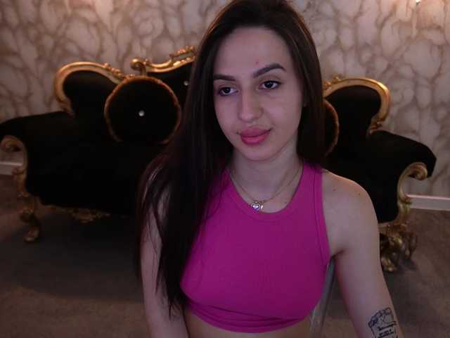 AlesiaDessmond live cam on BongaCams