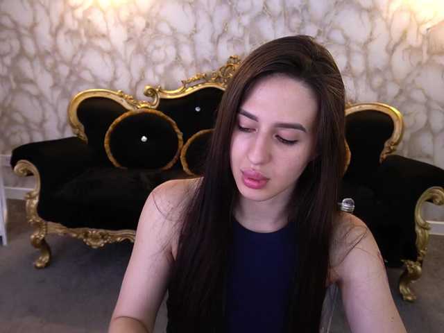 AlesiaDessmond live cam on BongaCams