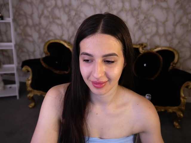 AlesiaDessmond live cam on BongaCams