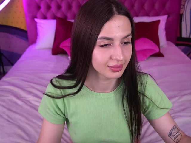 AlesiaDessmond live cam on BongaCams