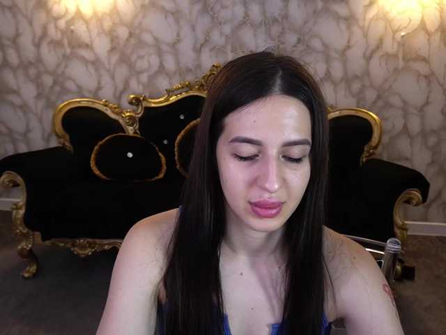 AlesiaDessmond live cam on BongaCams