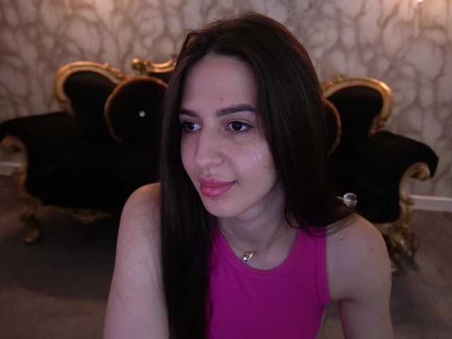 AlesiaDessmond live cam on BongaCams