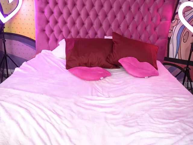 AlesiaDessmond live cam on BongaCams