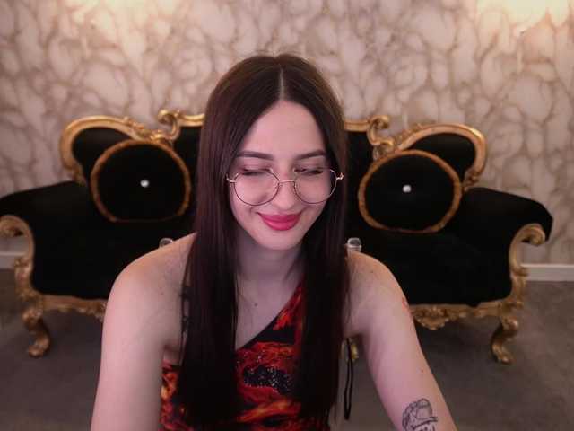 AlesiaDessmond live cam on BongaCams